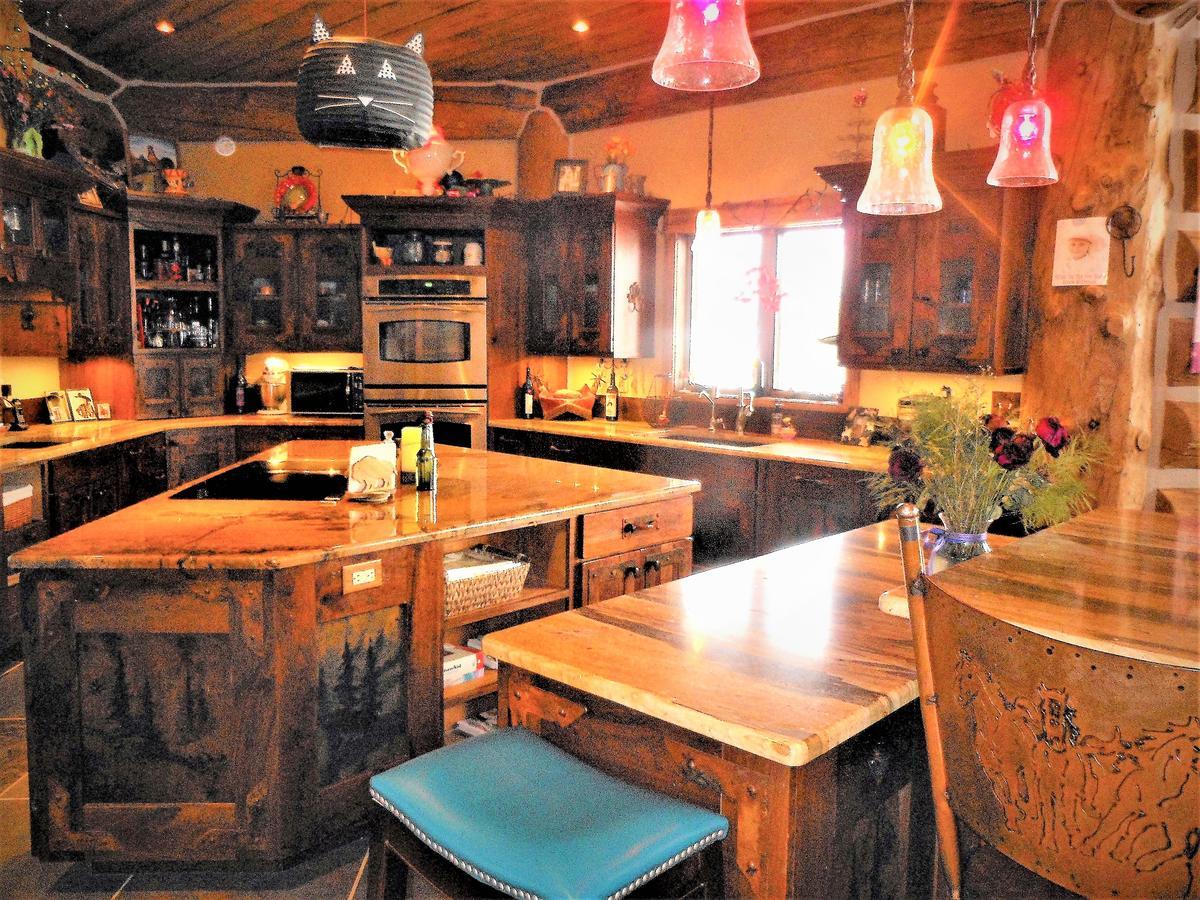 Mcdonald'S Ranch Lodge Gardiner Exterior foto
